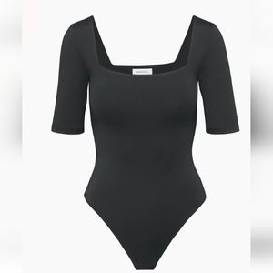Aritzia Babaton Contour Squareneck Halfsleeve Bodysuit